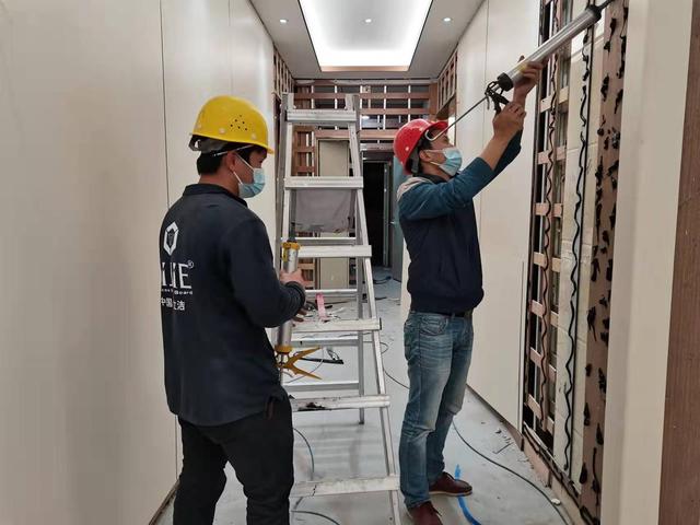 hpl高压层压板)是一种常用于室内装饰和建筑材料的板材,具有防水,耐磨